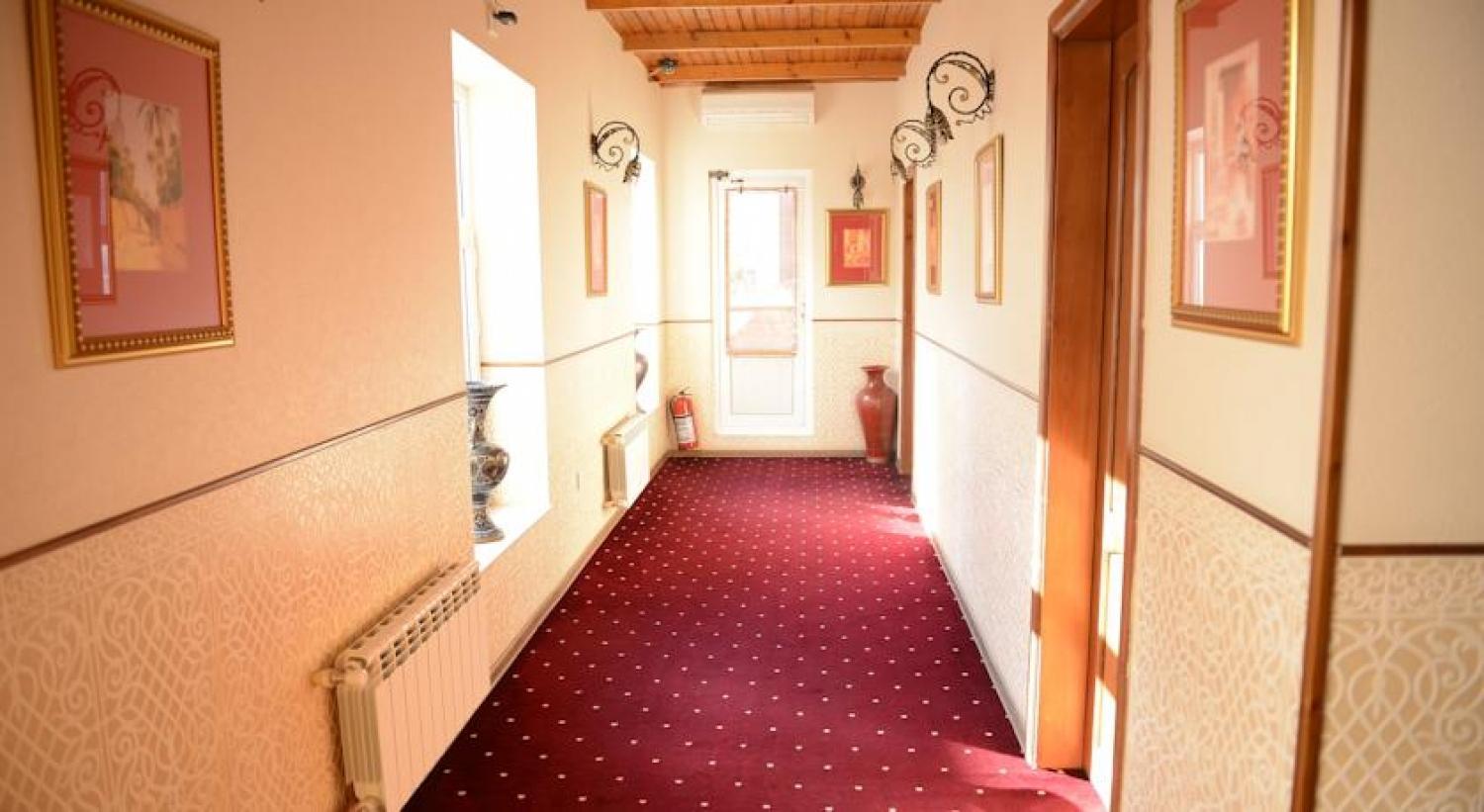 East Legend Hotel 3*