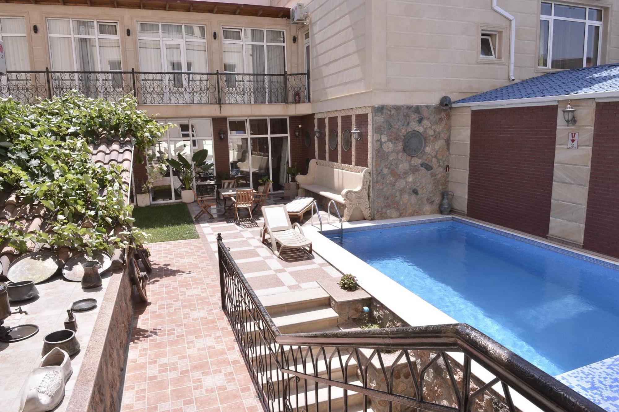 Hotel East Legend 3*