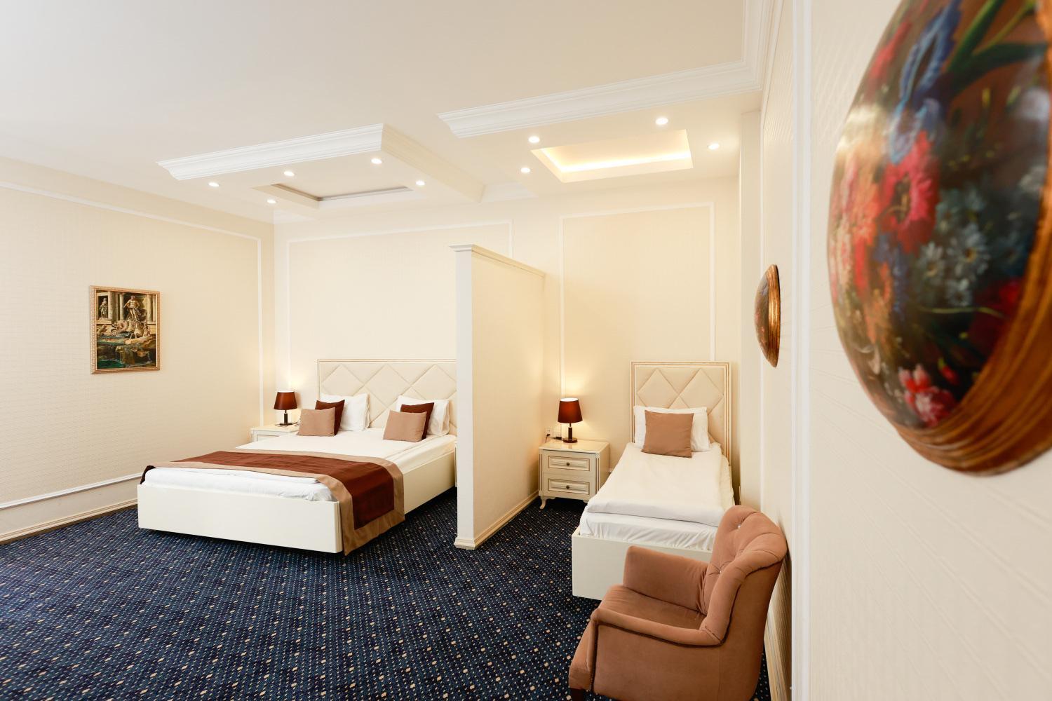 East Legend Hotel 3*