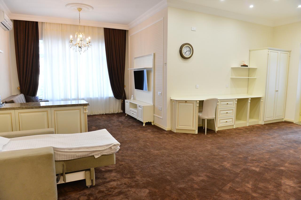East Legend Hotel 3*