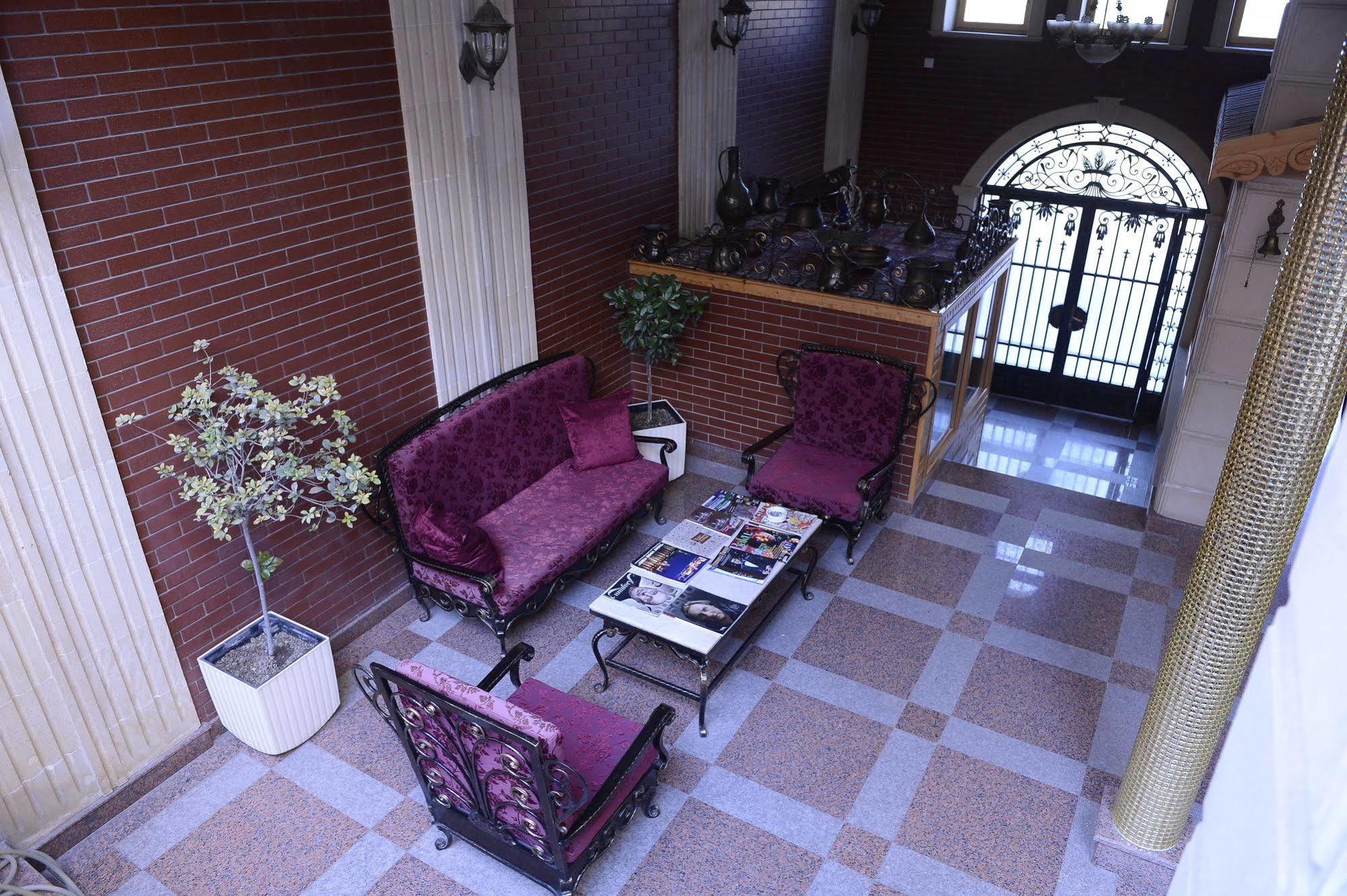 Hotel East Legend